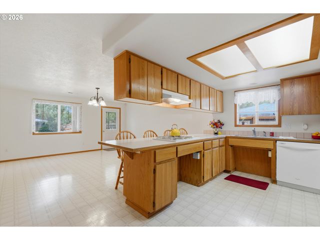 1715 Sw SONGBIRD St, Mc Minnville, OR 97128