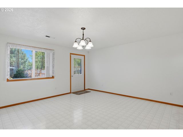 1715 Sw SONGBIRD St, Mc Minnville, OR 97128