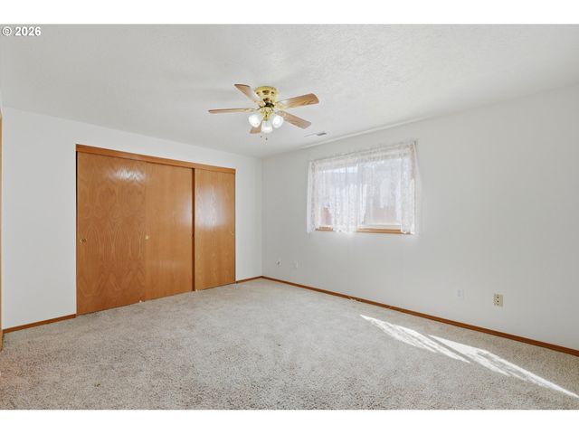 1715 Sw SONGBIRD St, Mc Minnville, OR 97128