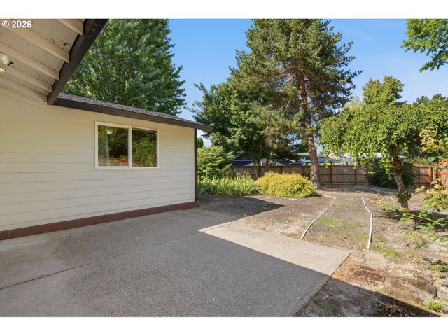 1715 Sw SONGBIRD St, Mc Minnville, OR 97128
