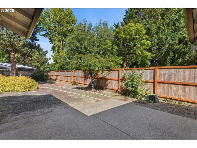 1715 Sw SONGBIRD St, Mc Minnville, OR 97128