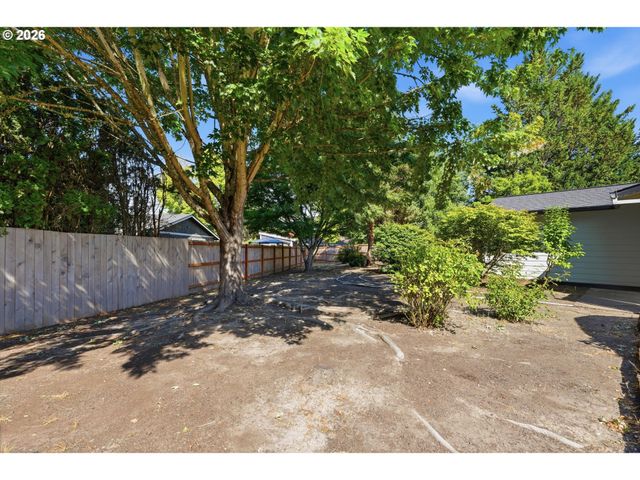 1715 Sw SONGBIRD St, Mc Minnville, OR 97128