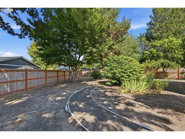 1715 Sw SONGBIRD St, Mc Minnville, OR 97128
