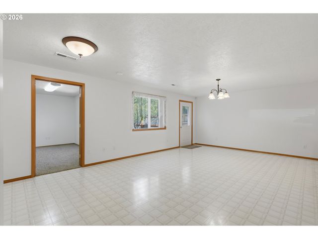 1715 Sw SONGBIRD St, Mc Minnville, OR 97128