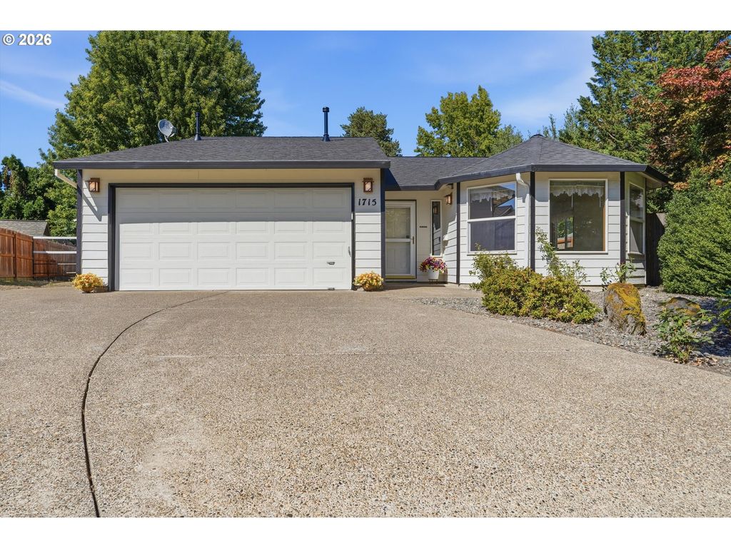 Image 1 of property listing at 1715 Sw SONGBIRD St, Mc Minnville, OR 97128