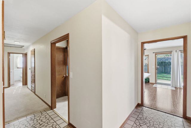 7407 E Plaza Ln, Wichita, KS 67206