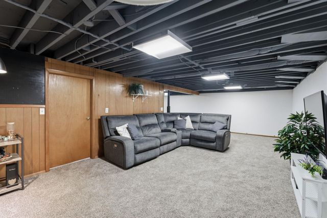 7407 E Plaza Ln, Wichita, KS 67206
