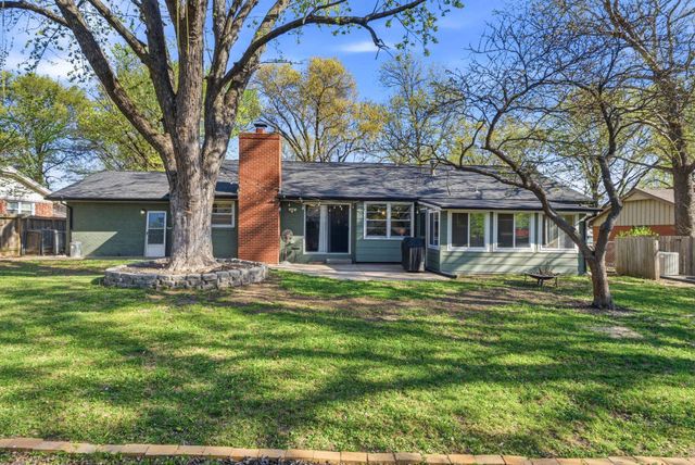 7407 E Plaza Ln, Wichita, KS 67206