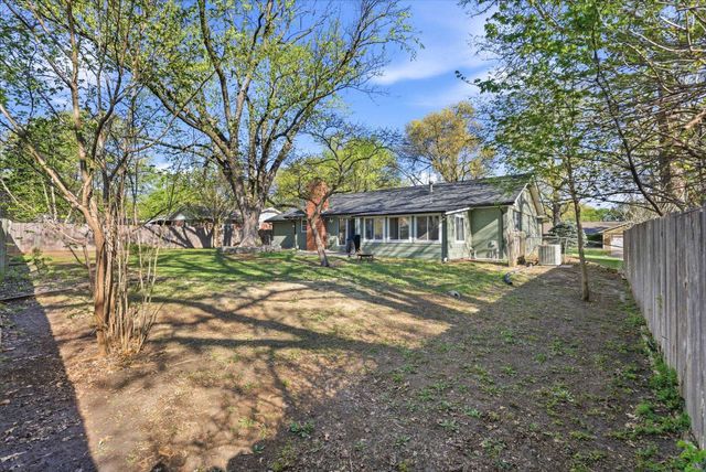 7407 E Plaza Ln, Wichita, KS 67206