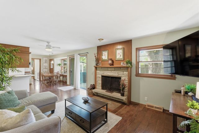 7407 E Plaza Ln, Wichita, KS 67206