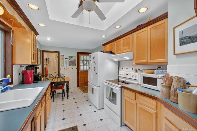 201 Esopus Creek Road, Saugerties, NY 12477