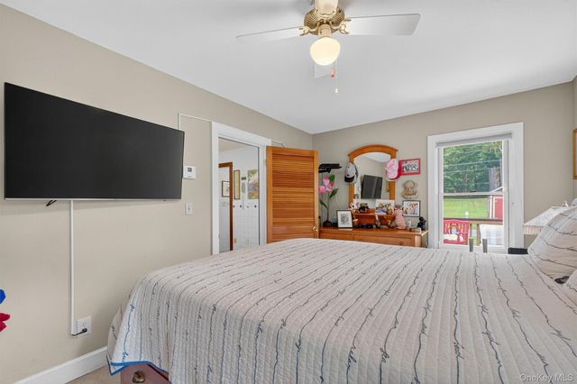 201 Esopus Creek Road, Saugerties, NY 12477