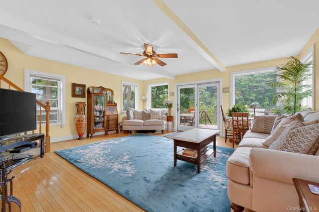 201 Esopus Creek Road, Saugerties, NY 12477