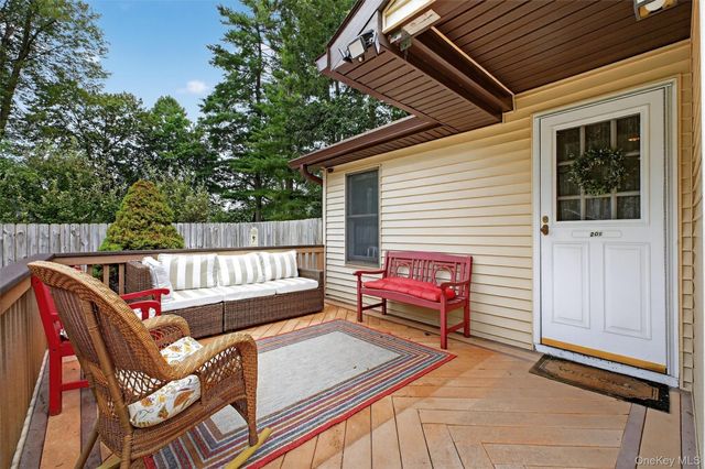 201 Esopus Creek Road, Saugerties, NY 12477