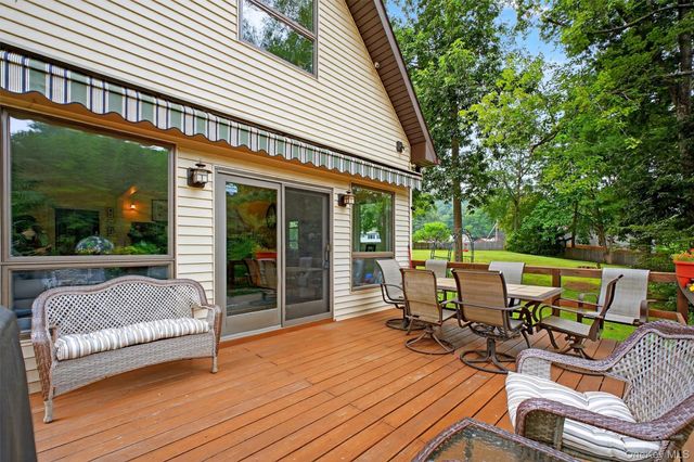 201 Esopus Creek Road, Saugerties, NY 12477