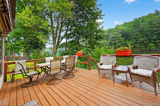 201 Esopus Creek Road, Saugerties, NY 12477