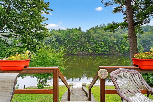 201 Esopus Creek Road, Saugerties, NY 12477