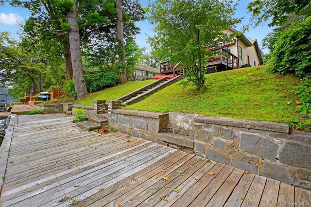 201 Esopus Creek Road, Saugerties, NY 12477