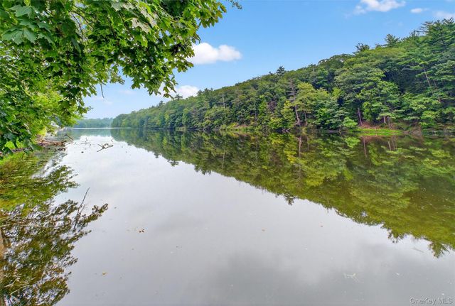 201 Esopus Creek Road, Saugerties, NY 12477