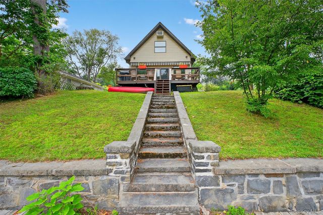 201 Esopus Creek Road, Saugerties, NY 12477