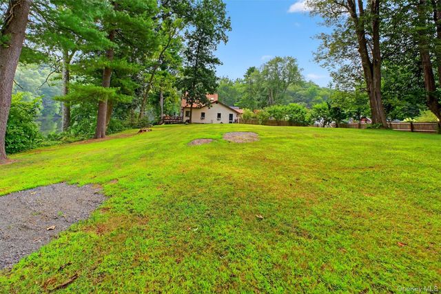 201 Esopus Creek Road, Saugerties, NY 12477