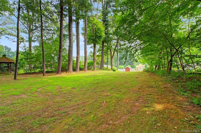 201 Esopus Creek Road, Saugerties, NY 12477