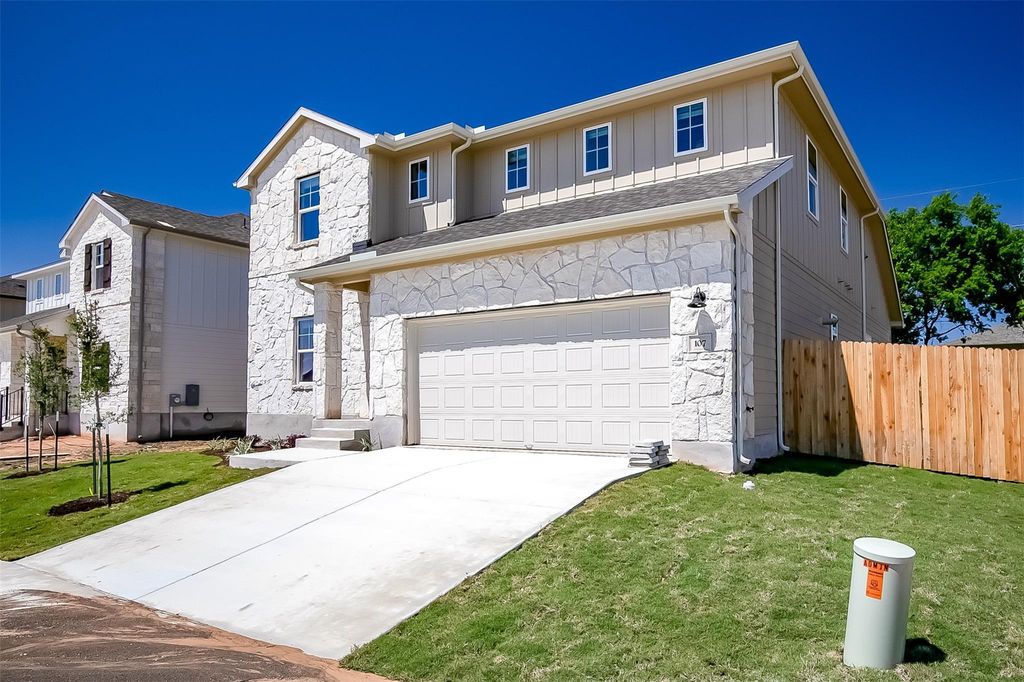 107 Greenspire Downs DR, Hutto, TX 78634