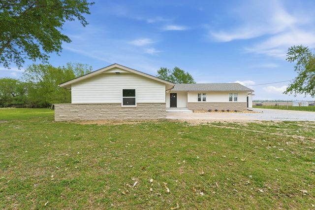 1418 N Meridian Rd, Peck, KS 67120