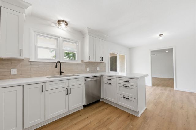 1418 N Meridian Rd, Peck, KS 67120