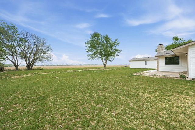 1418 N Meridian Rd, Peck, KS 67120
