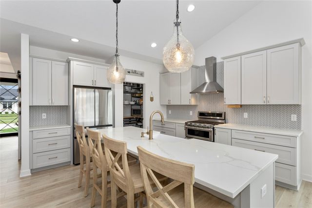 1249 S Wildfire Avenue, West Des Moines, IA 50266