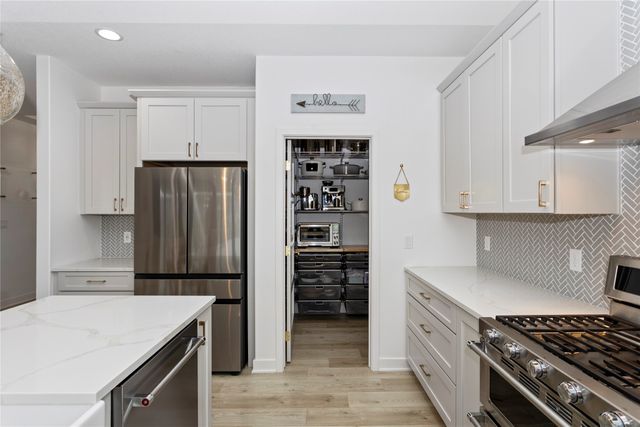 1249 S Wildfire Avenue, West Des Moines, IA 50266
