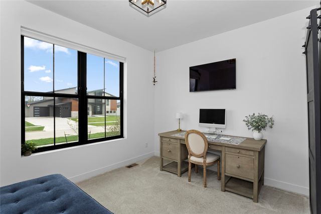 1249 S Wildfire Avenue, West Des Moines, IA 50266