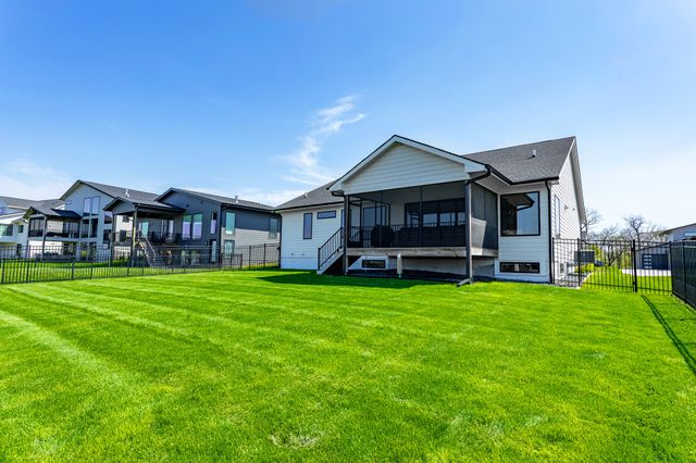 1249 S Wildfire Avenue, West Des Moines, IA 50266
