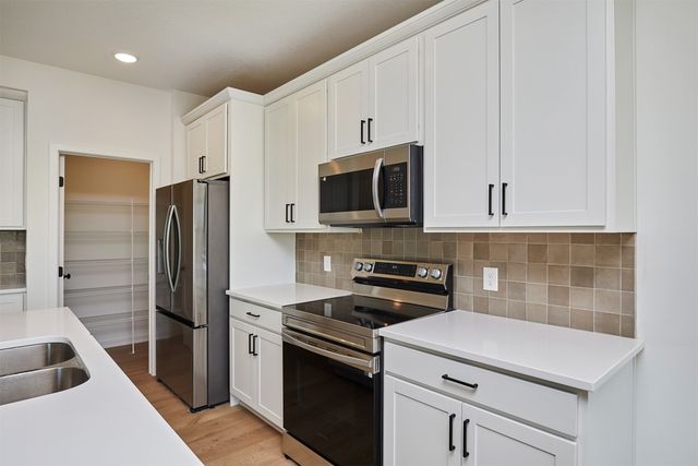 1069 NW Macarthur Lane, Waukee, IA 50263