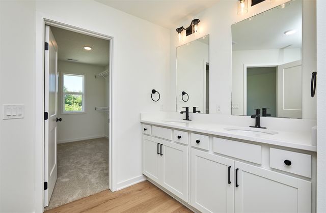 1069 NW Macarthur Lane, Waukee, IA 50263