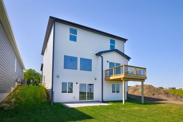 1069 NW Macarthur Lane, Waukee, IA 50263