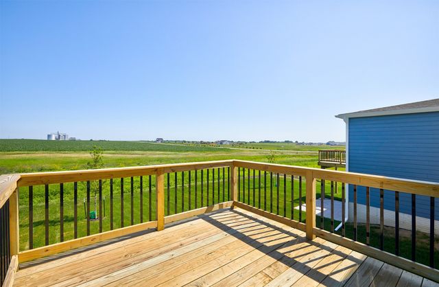 1069 NW Macarthur Lane, Waukee, IA 50263