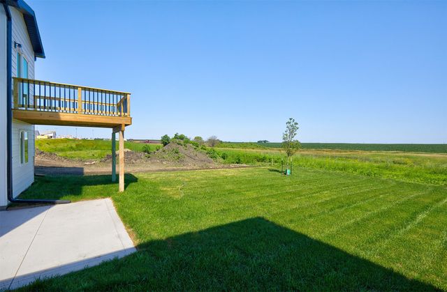 1069 NW Macarthur Lane, Waukee, IA 50263