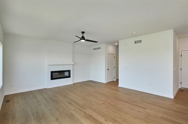 1069 NW Macarthur Lane, Waukee, IA 50263