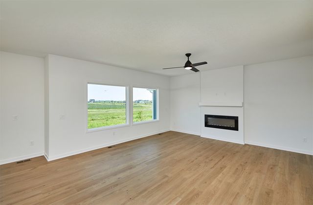 1069 NW Macarthur Lane, Waukee, IA 50263