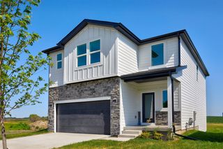 1069 NW Macarthur Lane, Waukee, IA 50263