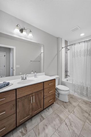 3721 Manistee Way, Verona, WI 53593