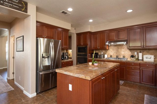 1879 Silvio Way, Oakdale, CA 95361