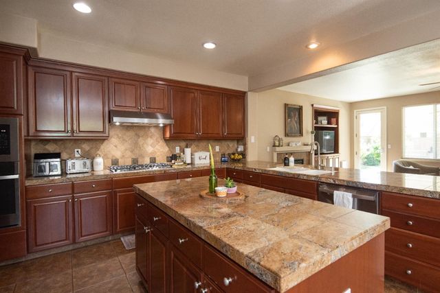 1879 Silvio Way, Oakdale, CA 95361