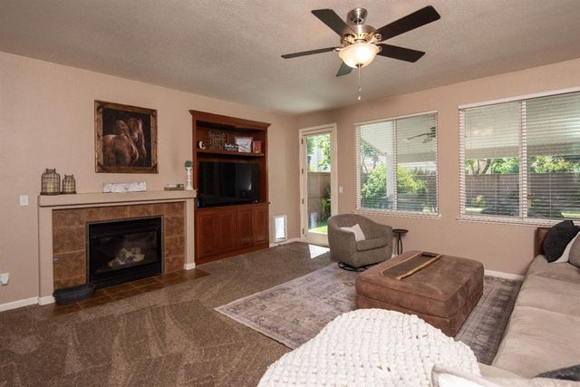 1879 Silvio Way, Oakdale, CA 95361