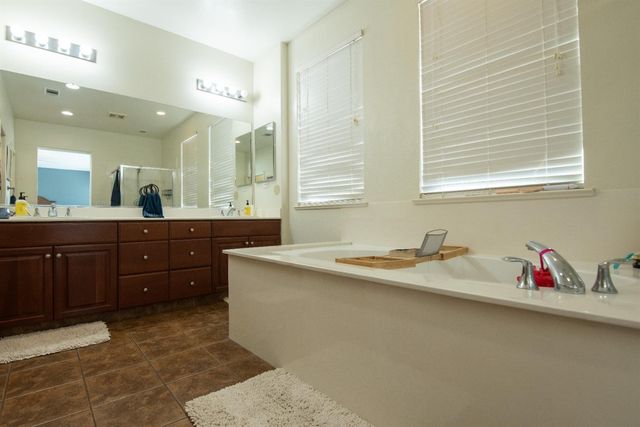 1879 Silvio Way, Oakdale, CA 95361