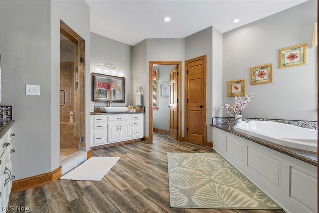 3896 Edison Street NE, Hartville, OH 44632