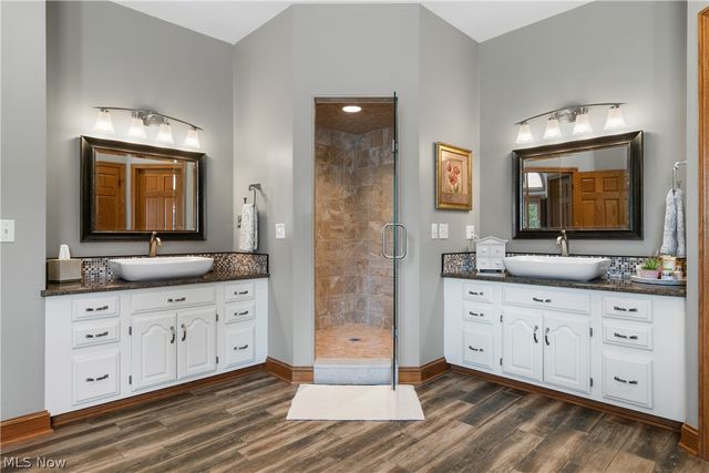 3896 Edison Street NE, Hartville, OH 44632