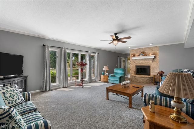 3896 Edison Street NE, Hartville, OH 44632